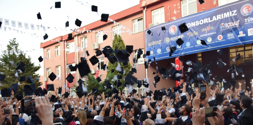 2024-2025 Akademik Yılı Mezuniyet Töreni Coşku İle Gerçekleştirildi