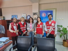 Kızılay Gönüllülerinden 24 Kasım Öğretmenler Günü Ziyareti