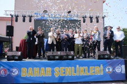 Yerleşkemizde Protokolün Katılımıyla Heyecanlı Açılış: Kariyer Günleri ve Bahar Şenliği Başladı!