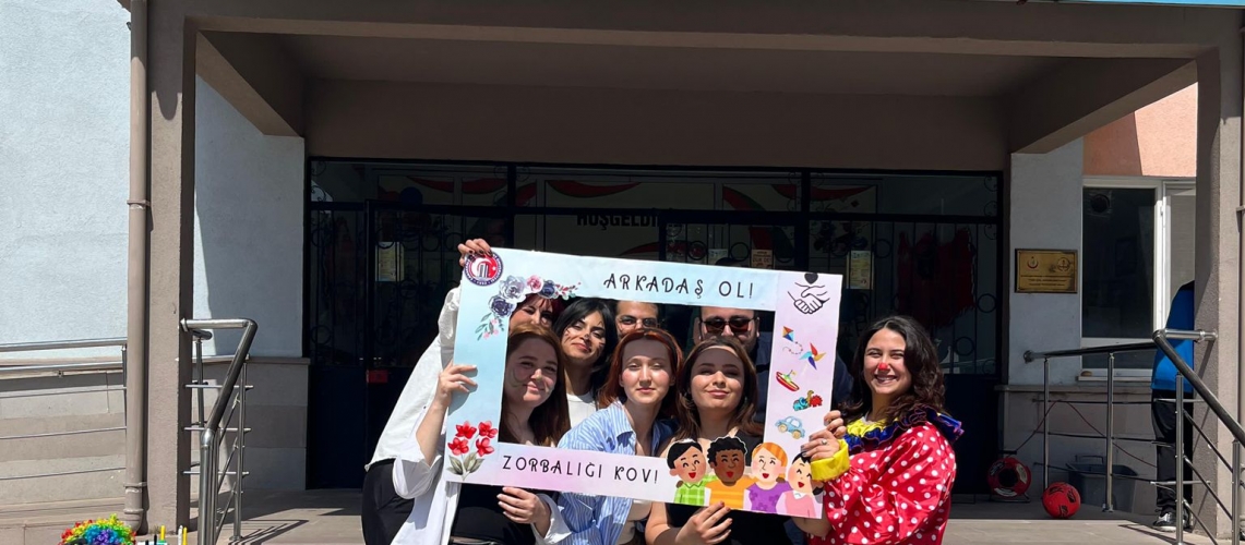 Öğrencilerimizin "Arkadaş Ol, Zorbalığı Kov!" Sosyal Projesi