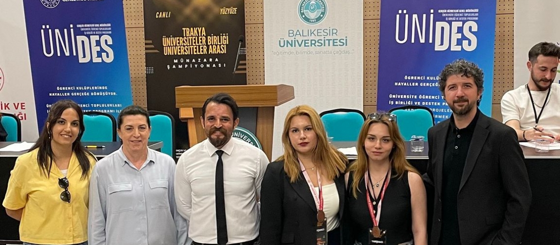 Öğrencilerimiz Üniversitemizi Münazara Yarışmasında Temsil Ettiler