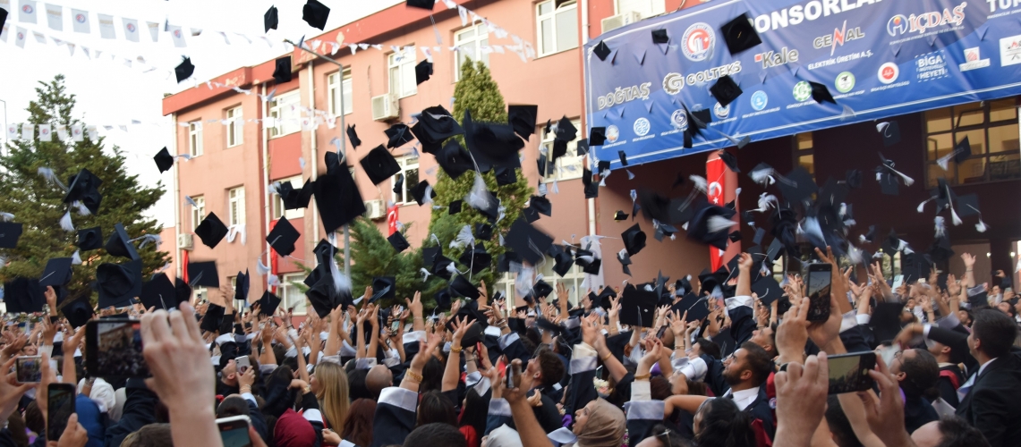 2024-2025 Akademik Yılı Mezuniyet Töreni Coşkuyla Gerçekleştirildi