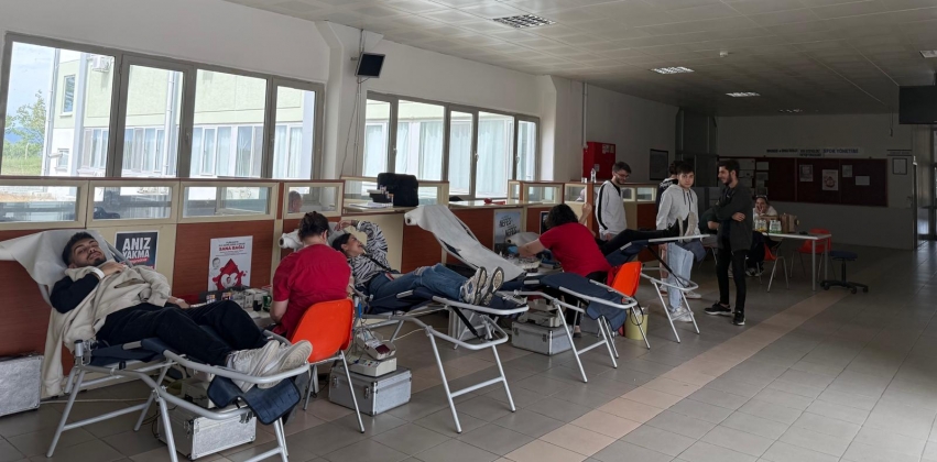 Meslek Yüksekokulumuz Öğrencileri ve Personelinden Kızılay’a Kan Bağışı