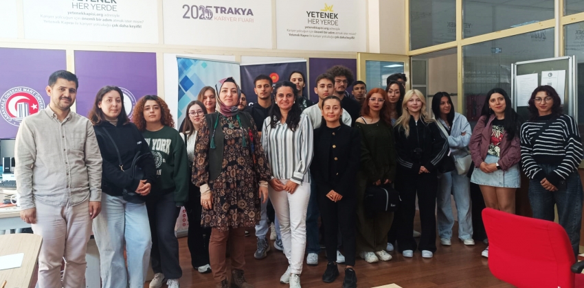 Fotoğrafçılık ve Kameramanlık Programı Öğrencileri Kariyer Merkezi Ziyaret Etti