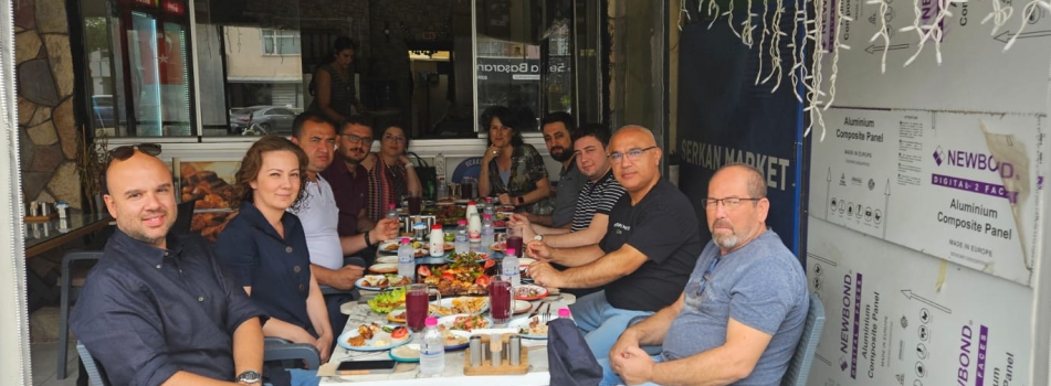İnşaat Bölümü Dönem Sonu Yemeğinde Bir Araya Geldi 