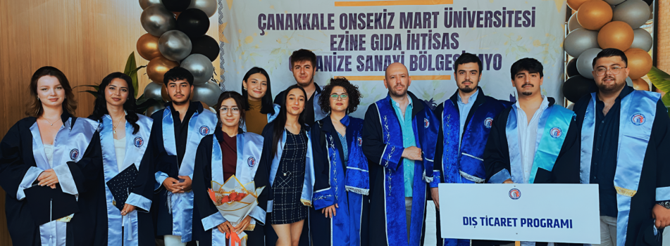 Dış Ticaret Bölümü'nde Mezuniyet Coşkusu