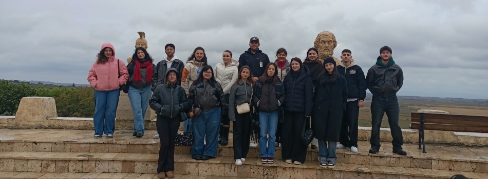 Turizm ve Seyahat Hizmetleri Programı Öğrencileri Troya’nın Tarihine Yolculuk Yaptı