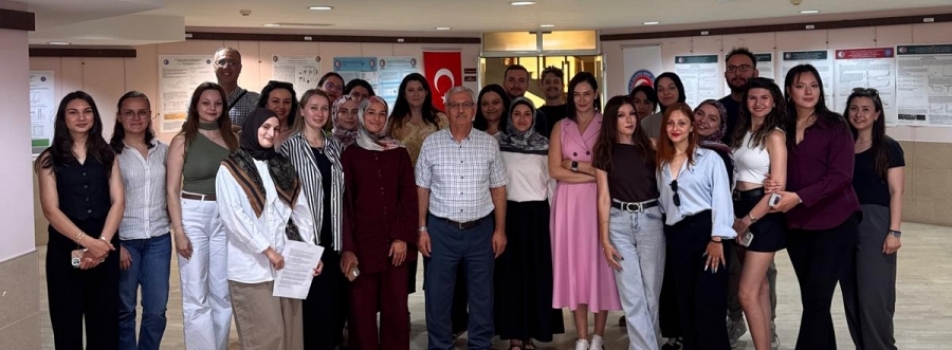 Kimya Bölümü Öğrencilerinden 2026 Yılı Lisans Tezi Poster Sunumu