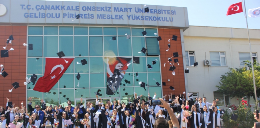 Gelibolu Piri Reis Meslek Yüksekokulu Mezuniyet Töreni Gerçekleştirildi 