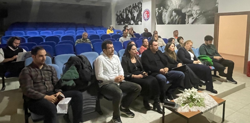 Meslek Yüksekokulumuzda Akreditasyon Bilgilendirme Toplantısı Yapıldı