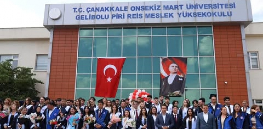 Meslek Yüksekokulumuzda Mezuniyet Coşkusu