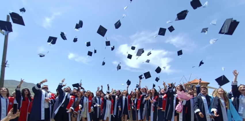 Gökçeada Meslek Yüksekokulu Mezuniyet Sevinci