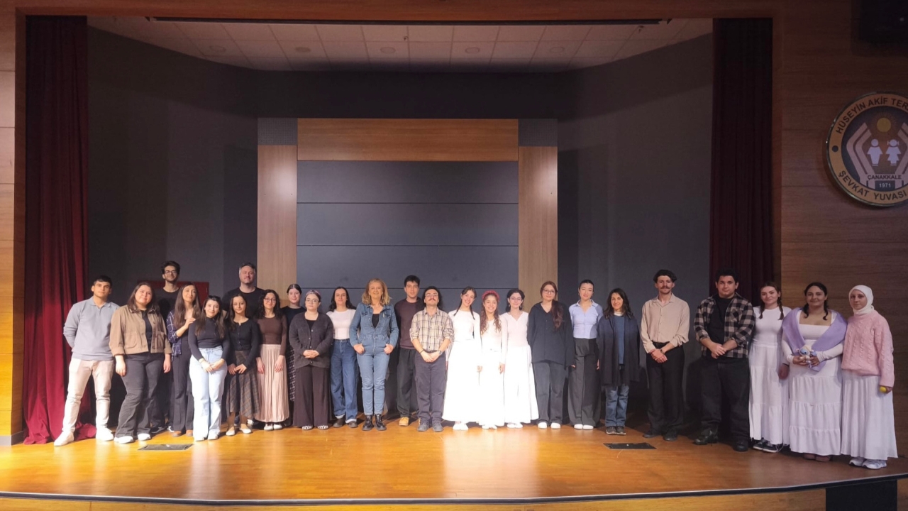 Tiyatro Yarışmasında Gençlerin Sahne Performansları Değerlendirildi