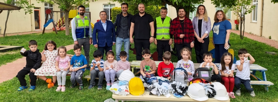 04-10 MAYIS “İŞ SAĞLIĞI VE GÜVENLİĞİ HAFTASI” KAPSAMINDA ÜNİVERSİTEMİZ İŞ SAĞLIĞI VE GÜVENLİĞİ UZMANLARI TARAFINDAN ÇOMÜ KREŞ VE ANAOKULU ÖĞRENCİLERİN