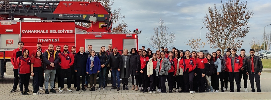 06.12.2024 TARİHİNDE ÜNİVERSİTEMİZ SAĞLIK BİLİMLERİ FAKÜLTESİNDE ÇANAKKALE BELEDİYESİ İTFAİYE MÜDÜRLÜĞÜNÜN VE İSG KOORDİNATÖRLÜĞÜNÜN KATILIMIYLA YANGI