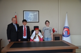 23 Nisan’da Dekanlık Koltuğu Öğrencilere Emanet Edildi