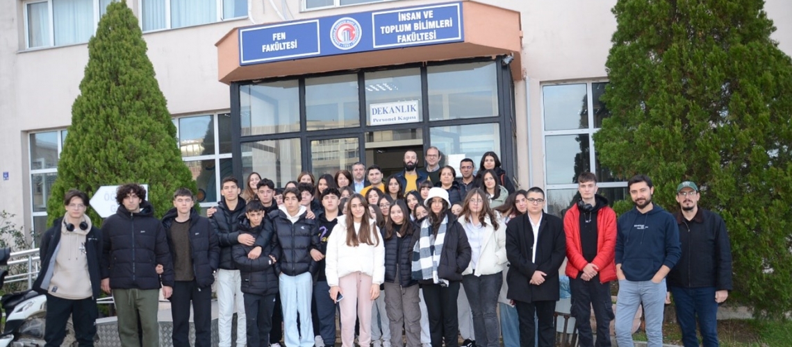İzmir Karabağlar Fevzi Özakan Anadolu Lisesi öğrencileri Fakültemizi Ziyaret Etti
