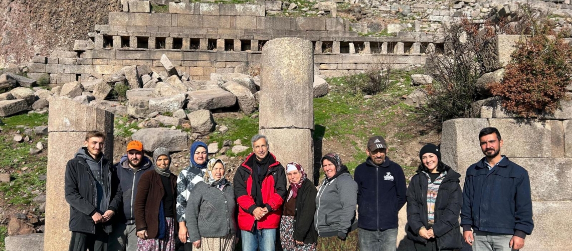 Assos antik kentinde yürütülen kazılarda Erken Osmanlı Dönemi’nde inşa edilmiş bir hamam  ortaya çıkarıldı. 