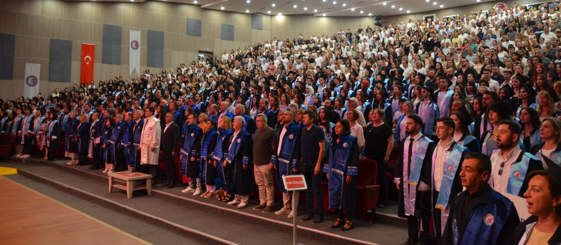 İnsan ve Toplum Bilimleri Fakültesi 2025 Yılı Mezuniyet Töreni