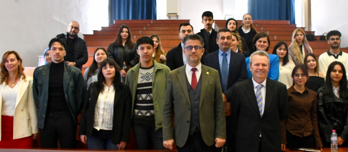 Rektörle “Face2Face” Etkinliği: İnsan ve Toplum Bilimleri Fakültesi Öğrenci Temsilcileriyle Buluşma Gerçekleştirildi