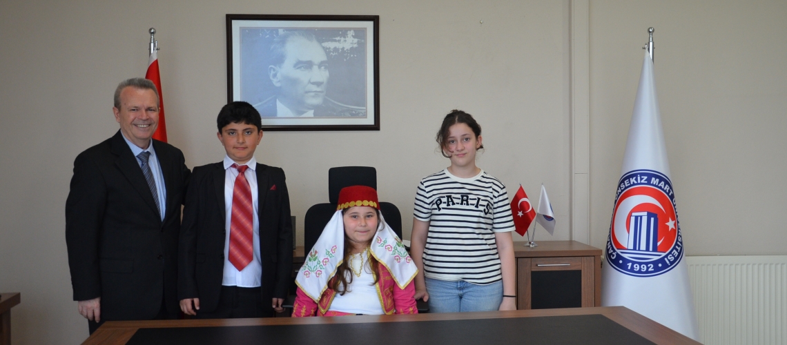 23 Nisan’da Dekanlık Koltuğu Öğrencilere Emanet Edildi