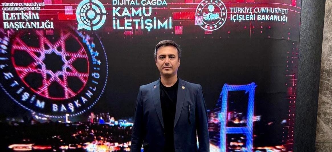ÇOMÜ Kurumsal İletişim Direktörü Doç. Dr. Tamer Bayrak “Dijital Çağda Kamu İletişimi” Paneline Katıldı