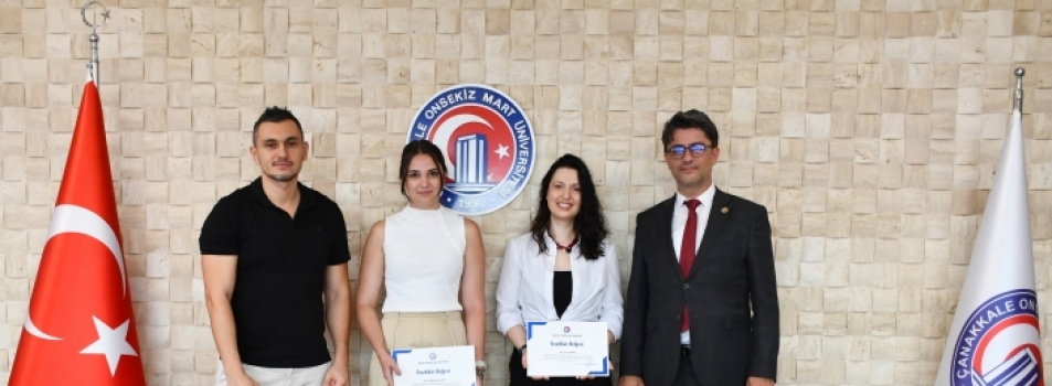 Bölümümüz öğretim üyesi Dr. Öğr. Üyesi Ulya BAYRAM'a proje başarısından dolayı belge ve hediye takdim edilmiştir.