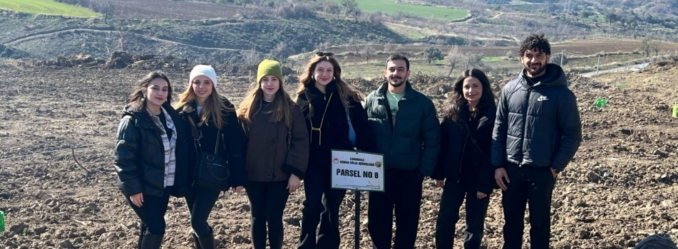 Gönüllülük Çalışmaları Dersinde Ağaç Dikme Etkinliği