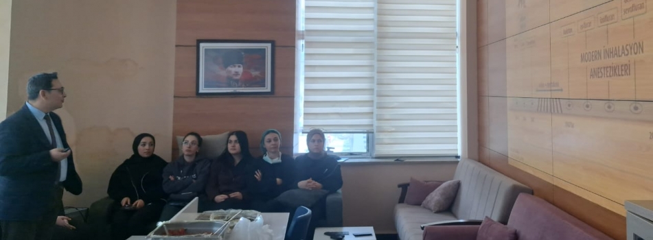 Anestezi Program'ı öğrencilerimize Çanakkale Mehmet Akif Ersoy Devlet Hastanesi'nde ucucu anestezik gazlarla ilgili eğitim verildi