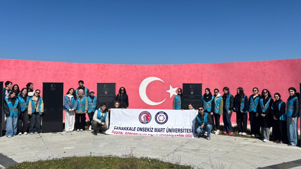 ÇOMÜ Öğrencilerinden Hasan Mevsuf Şehitliği’nde Tarihe Saygı Etkinliği