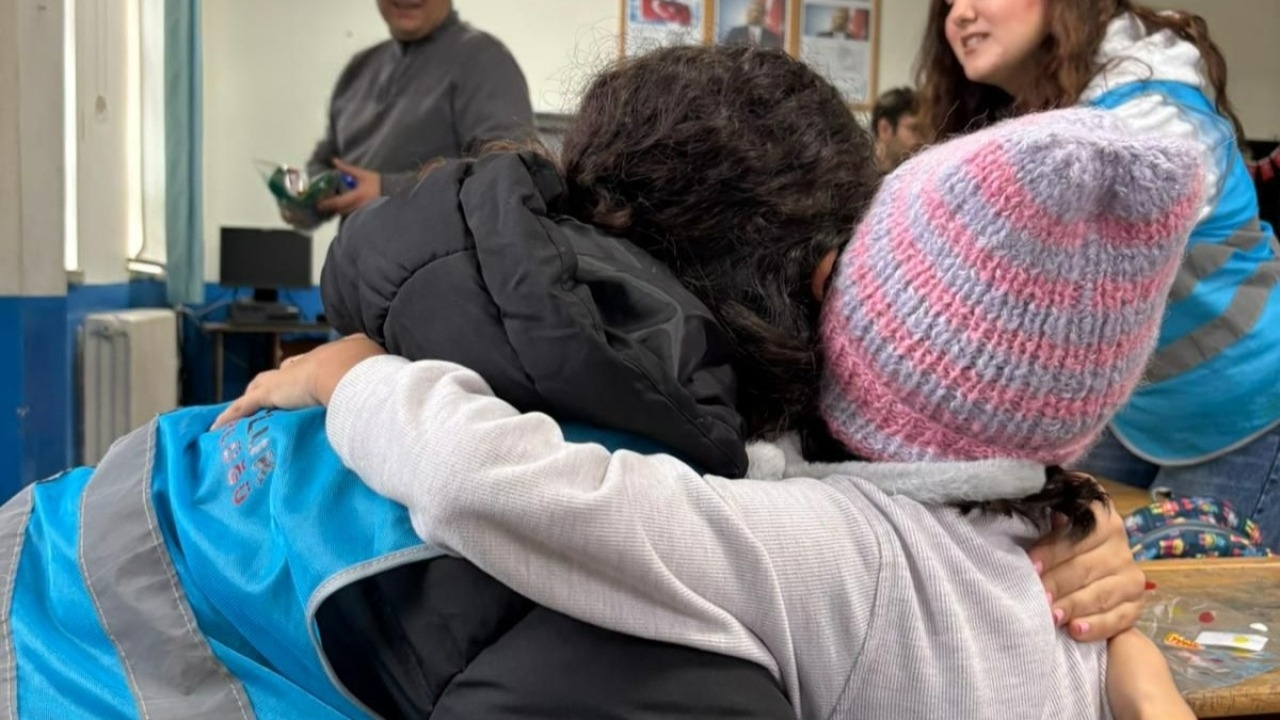 Mavi Yelekliler Karacörenli Miniklerle Buluştu