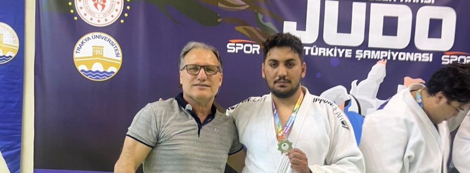 SPOR YÖNETİCİLİĞİ BÖLÜMÜ ÖĞRENCİMİZ TÜRKİYE İKİNCİSİ