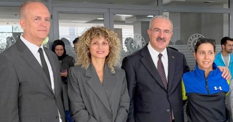 Dünya Para Yüzme Şampiyonu Deniz Şevin Şentuna, Spor Bilimleri Fakültesi Öğrencisi Oldu