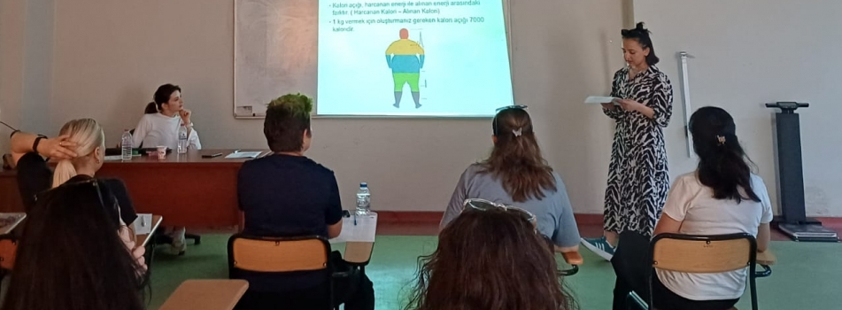 ÇOMÜ Personeline Yönelik Sağlıklı Yaşam ve Masa başı Egzersiz Eğitimini Gerçekleştirdik