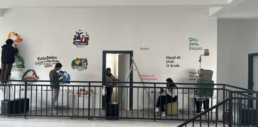 Mimari Dekoratif Sanatlar Programı Öğrencilerinden Yenice Belediyesi Gençlik ve Kültür Merkezine Dekoratif Katkı