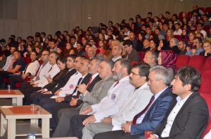 Tıp Fak&uuml;ltesi &Ouml;nl&uuml;k Giyme T&ouml;reni Ger&ccedil;ekleştirildi fotoğraf 1