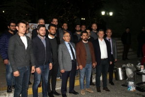 &Ccedil;OM&Uuml; Gen&ccedil; M&Uuml;SİAD Topluluğu Tarafından &Ouml;ğrencilere &Ccedil;orba Dağıtıldı fotoğraf 5