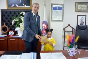 &Ccedil;OM&Uuml; Kreş &Ouml;ğrencilerinden &Ouml;ğretmenler G&uuml;n&uuml; Nedeniyle Rekt&ouml;rl&uuml;ğe Ziyaret fotoğraf 13