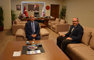 Çanakkale Orman Bölge Müdürü Enver Demirci'den Rektör Prof. Dr. Sedat Murat'a Ziyaret fotoğraf 1