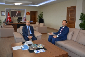 Bayramiç Kaymakamı Sercan Gökdemir'den Rektör Prof. Dr. Sedat Murat'a Ziyaret fotoğraf 1