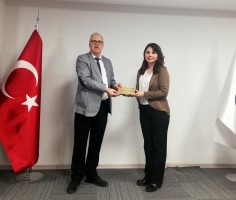 &ldquo;Yunus Emre&rsquo;nin Diliyle Yazmak&rdquo; &Ouml;yk&uuml; Yarışmasının &Ouml;d&uuml;l T&ouml;reni D&uuml;zenlendi fotoğraf 12