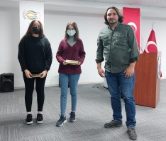 &ldquo;Yunus Emre&rsquo;nin Diliyle Yazmak&rdquo; &Ouml;yk&uuml; Yarışmasının &Ouml;d&uuml;l T&ouml;reni D&uuml;zenlendi fotoğraf 26