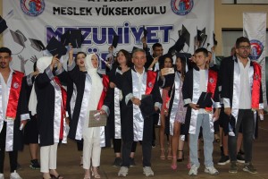 Ayvacık Meslek Yüksekokulu Mezuniyet Töreni Gerçekleştirildi fotoğraf 39