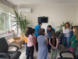 Müzikle Umuda Yolculuk Projesinin İlk Hediyeleri Öğrencilerle Buluşturuldu fotoğraf 3
