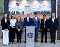 Kazakistan Heyeti &Ccedil;OM&Uuml;&rsquo;deydi fotoğraf 6