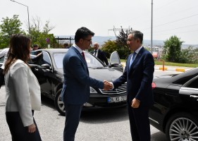 Kazakistan Heyeti &Ccedil;OM&Uuml;&rsquo;deydi fotoğraf 1