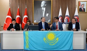 Kazakistan Heyeti &Ccedil;OM&Uuml;&rsquo;deydi fotoğraf 12