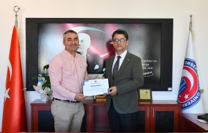 Rektör Erenoğlu’ndan ÇOMÜ’lü Akademisyenlere Teşekkür Belgesi Takdimi Yapıldı fotoğraf 16