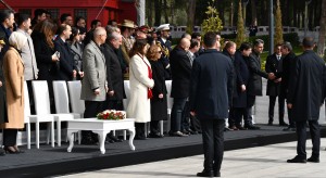 &Ccedil;OM&Uuml; Rekt&ouml;r&uuml; Prof. Dr. R. C&uuml;neyt Erenoğlu, 18 Mart Anma Programlarına Katıldı fotoğraf 16