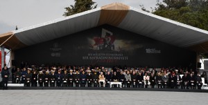 &Ccedil;OM&Uuml; Rekt&ouml;r&uuml; Prof. Dr. R. C&uuml;neyt Erenoğlu, 18 Mart Anma Programlarına Katıldı fotoğraf 24